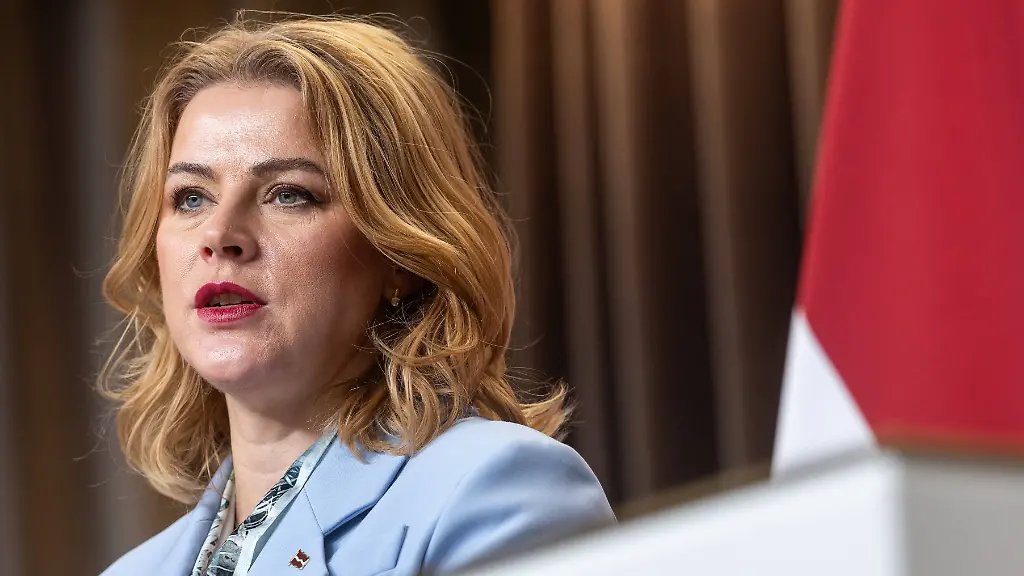 Koalition entzieht Vertrauen: Lettlands Regierungschefin tritt nach Drohnenstreit zurück