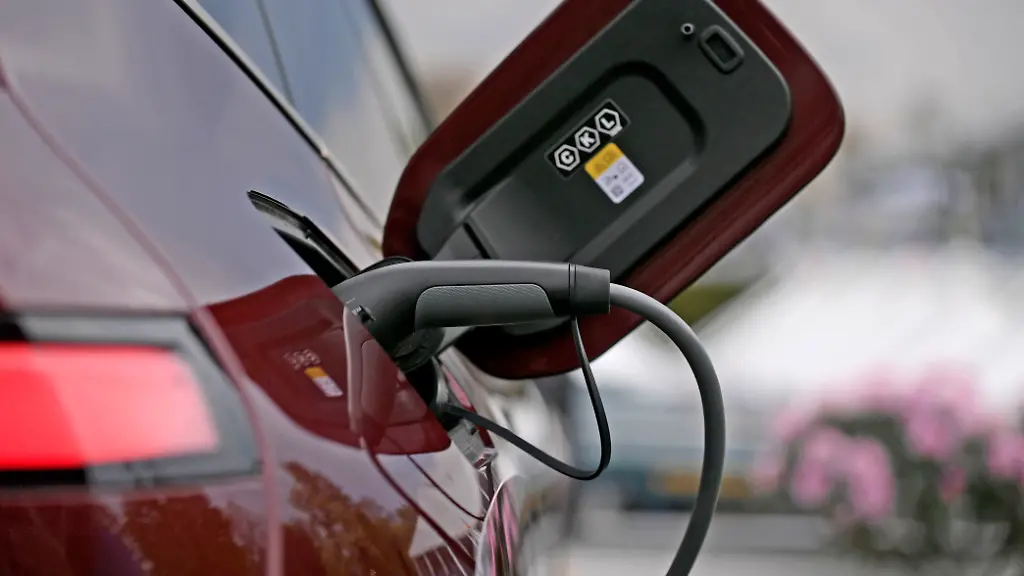 Nachfrage steigt: Europas Automarkt ist dank Elektrofahrzeugen im Aufwind