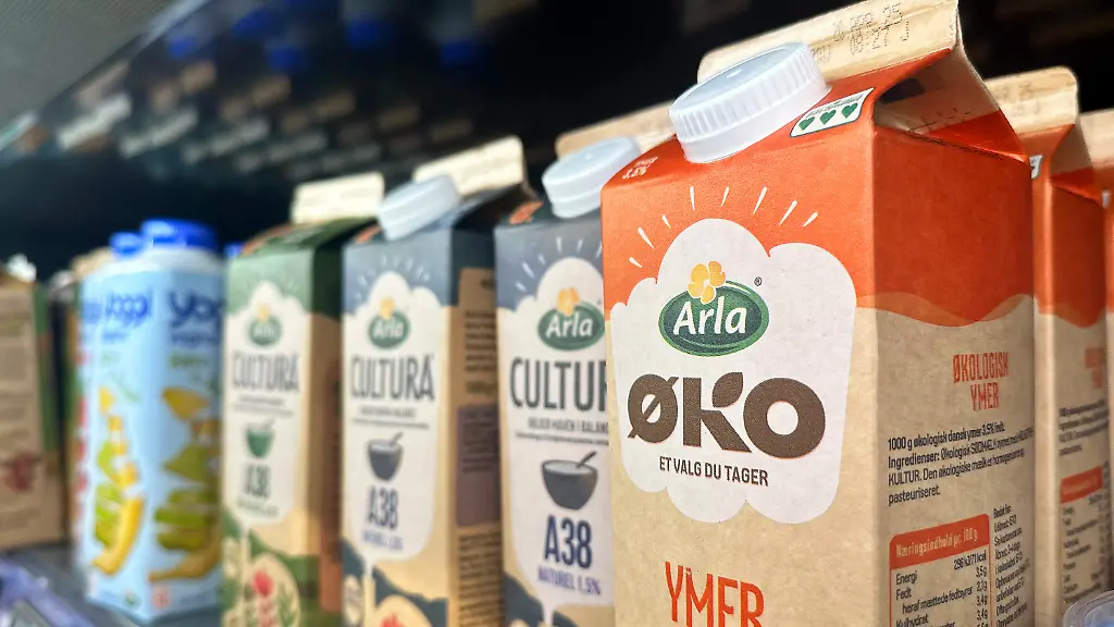 Arla darf deutschen Molkereiriesen DMK schlucken