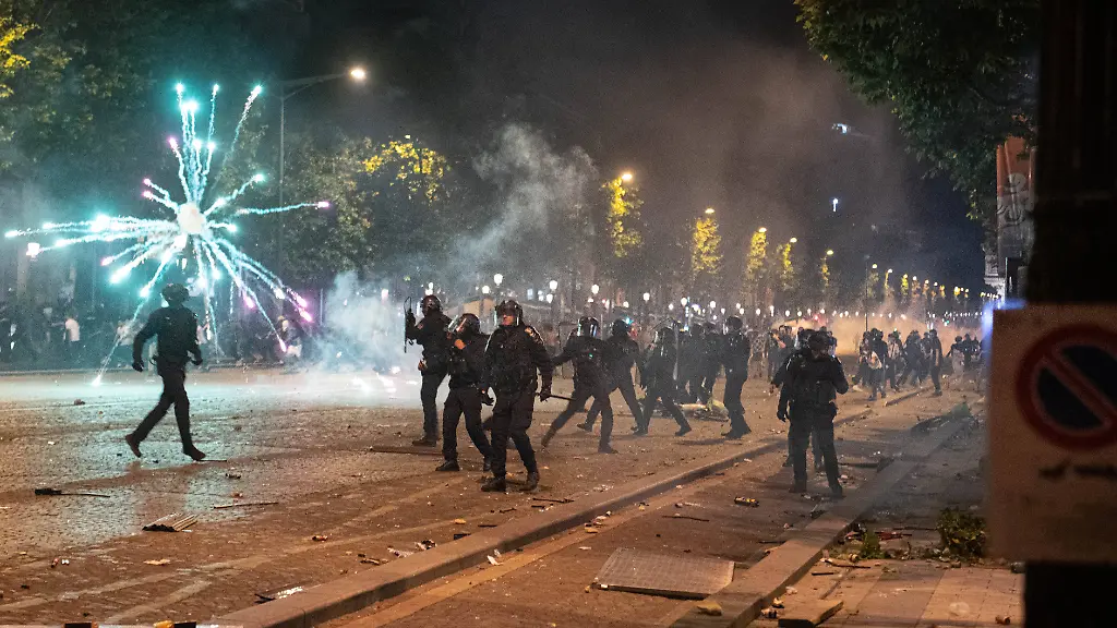 Knallharter Plan für Finalabend: Angst vor Eskalation: Paris wird von 8000 Polizisten bewacht