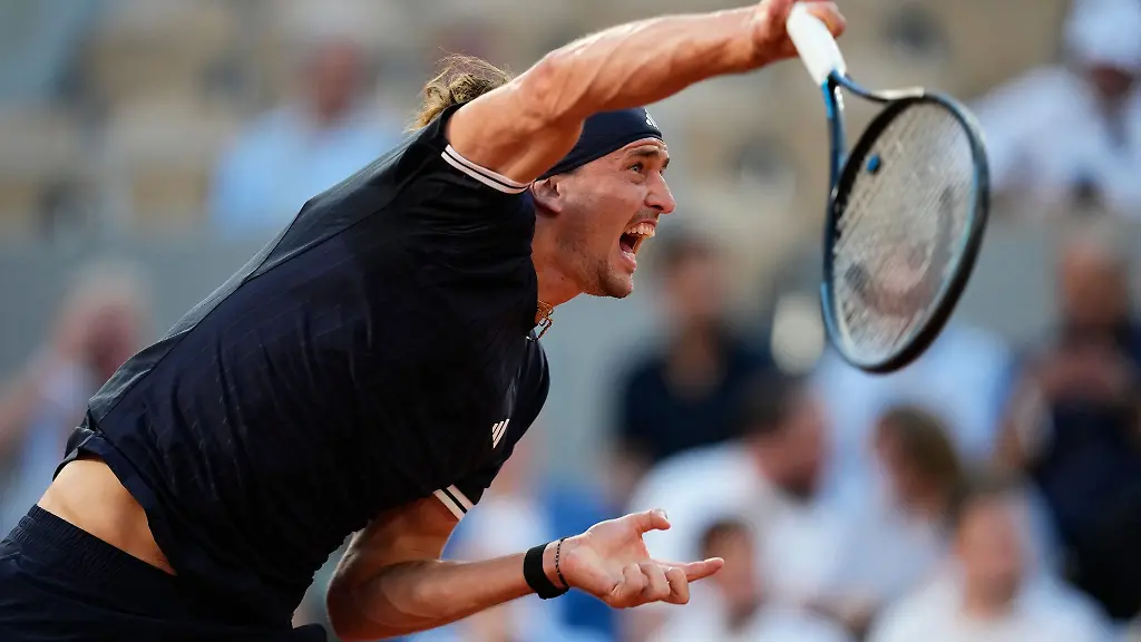 Im Eiltempo und mit 19 Assen: Service-Maschine Zverev stürmt bei French Open in Runde drei