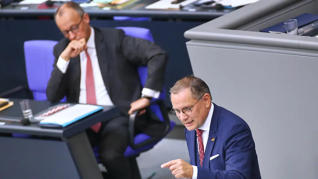 Berlin-Deutschland-Deutscher-Bundestag-24