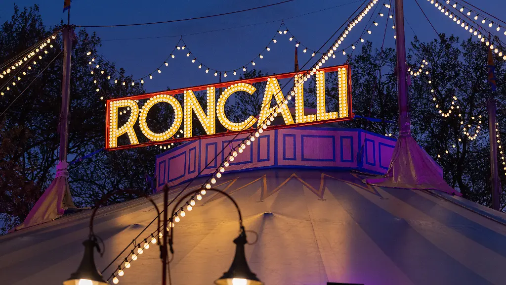 Traumwelt in der Manege: Circus Roncalli setzt auf Artisten, Clowns und viel Nostalgie
