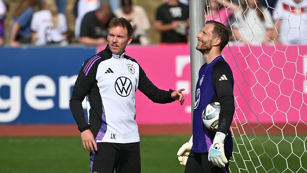 Mit alter Nummer eins zur WM: Bericht: Baumann degradiert, Manuel Neuer hütet deutsches Tor