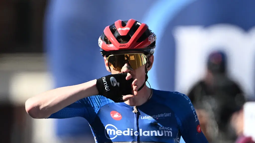 Däne vor seltenem Radsport-Coup: Vingegaard zerlegt Giro-Rivalen in drückender Hitze