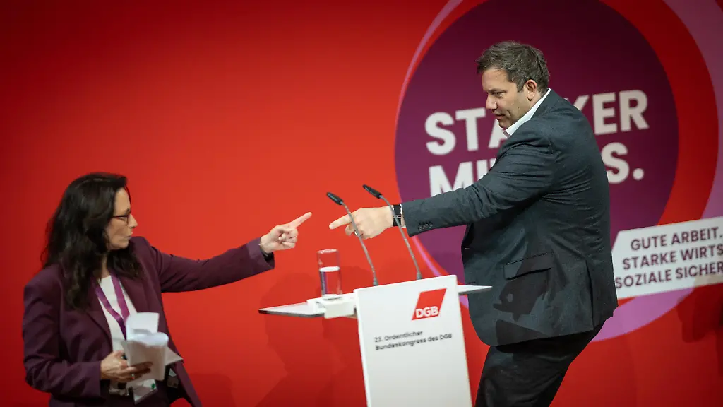 Koalitionsstreit um Steuerreform: Klingbeil will bei Steuerreform keine „Neiddebatten anzetteln“