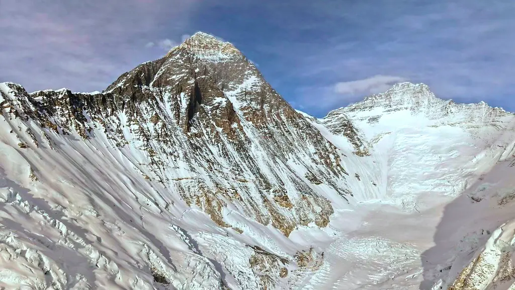 Expertin übt Kritik: US-Extremsportler schafft es in Rekordzeit auf Everest