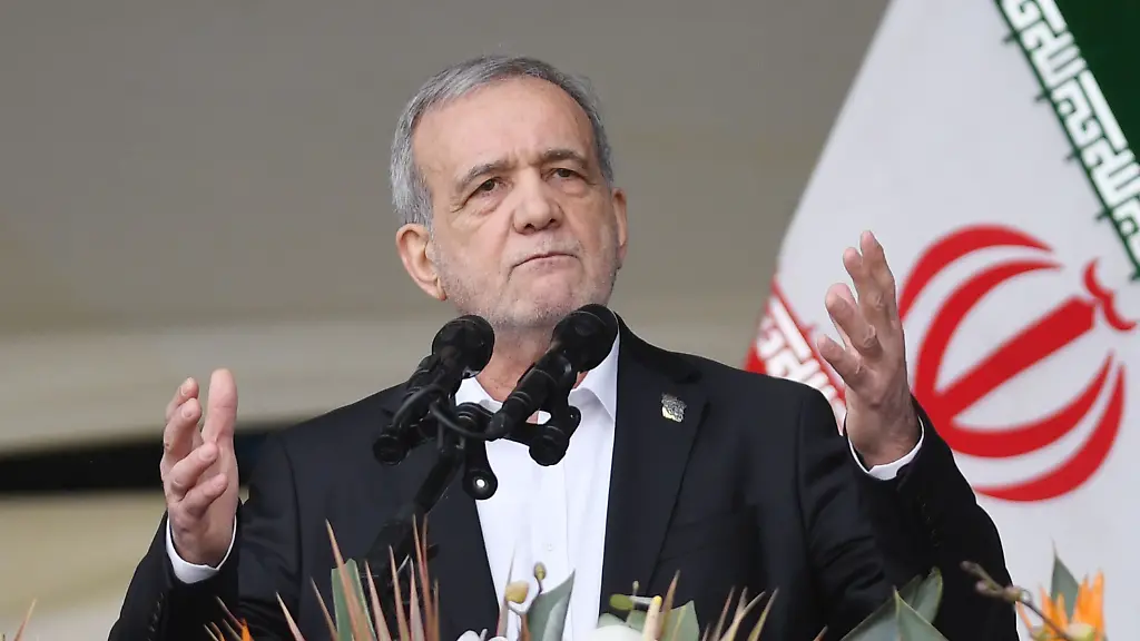 Ungewöhnlich klare Worte: Irans Präsident fordert Kurswechsel – und dementiert Rücktritt