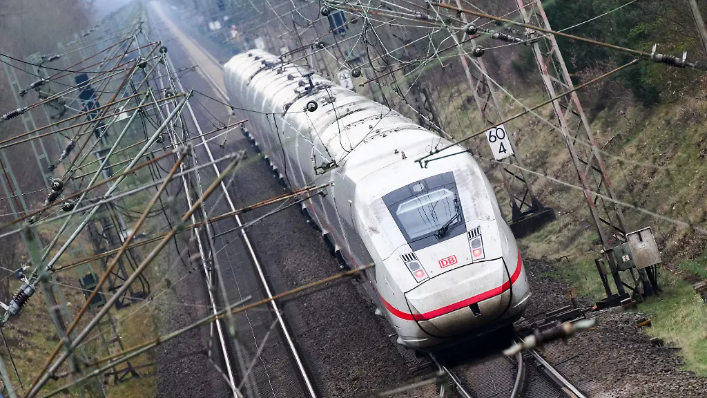 Beeinträchtigung bis Donnerstag: Bahnverkehr zwischen Hamburg und Berlin wegen Stellwerksausfall gestört