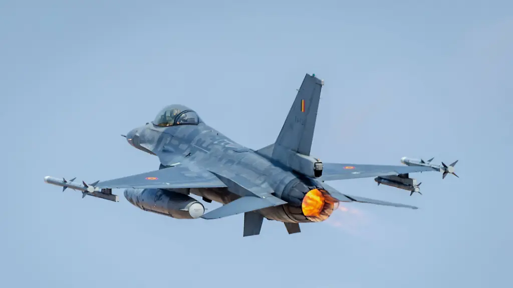 Warnung an die Bevölkerung: Nato-Jets schießen erstmals Drohne über dem Baltikum ab