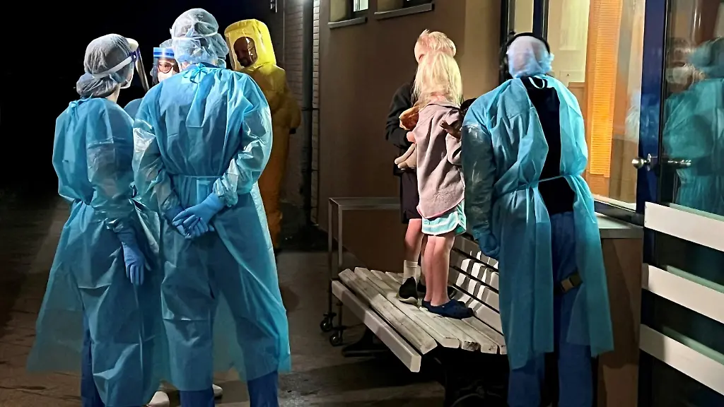 Ebolavirus: Behandlung des US-Patienten in Berlin zeigt Erfolg