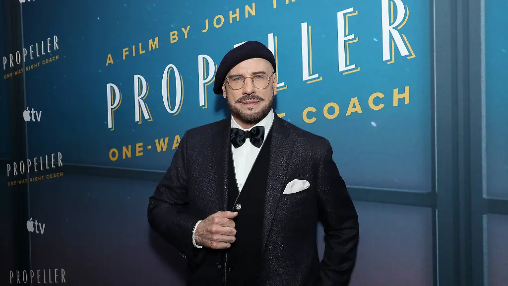 Überraschendes Markenzeichen: John Travolta erklärt seinen neuen Barett-Look