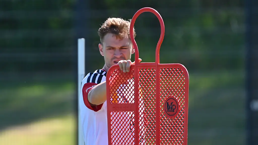 Joshua-KIMMICH-GER-Aktion-Einzelbild-angeschnittenes-Einzelmotiv-Halbfigur-halbe-Figur-Deutsche-Fussball-Nationalmannschaft-WM-Vorbereitung-Trainingslager-in-Herzogenaurach-am-28-05-2026