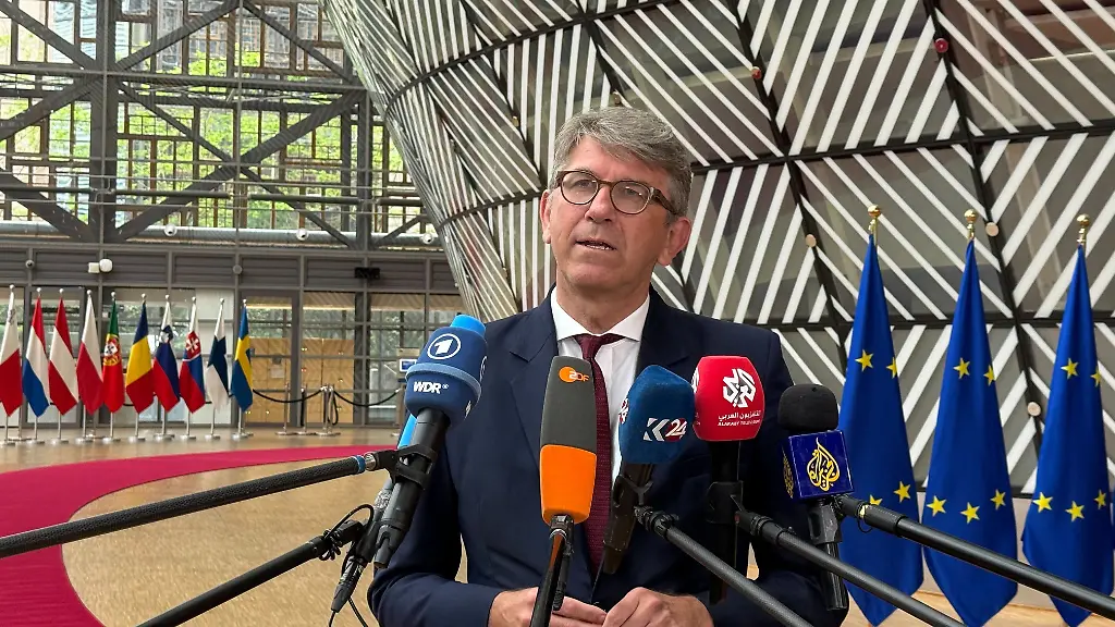 Kulturstaatsminister-Wolfram-Weimer-parteilos-spricht-am-Rande-eines-Treffens-der-europaeischen-Minister-fuer-Kultur-in-Bruessel