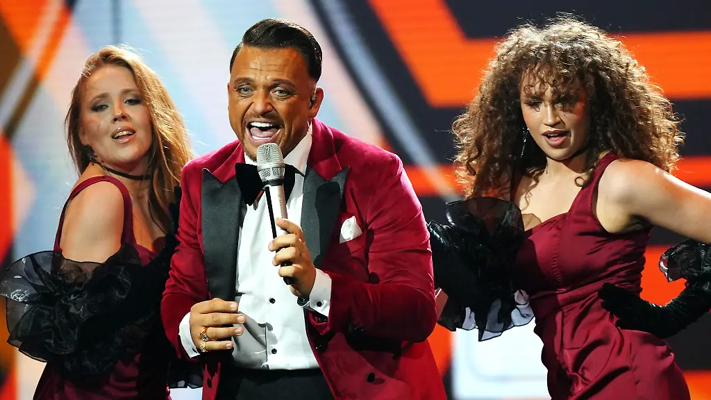 Menowin-Comebacker-Menowin-staubt-auch-im-Halbfinale-das-meiste-Lob-ab