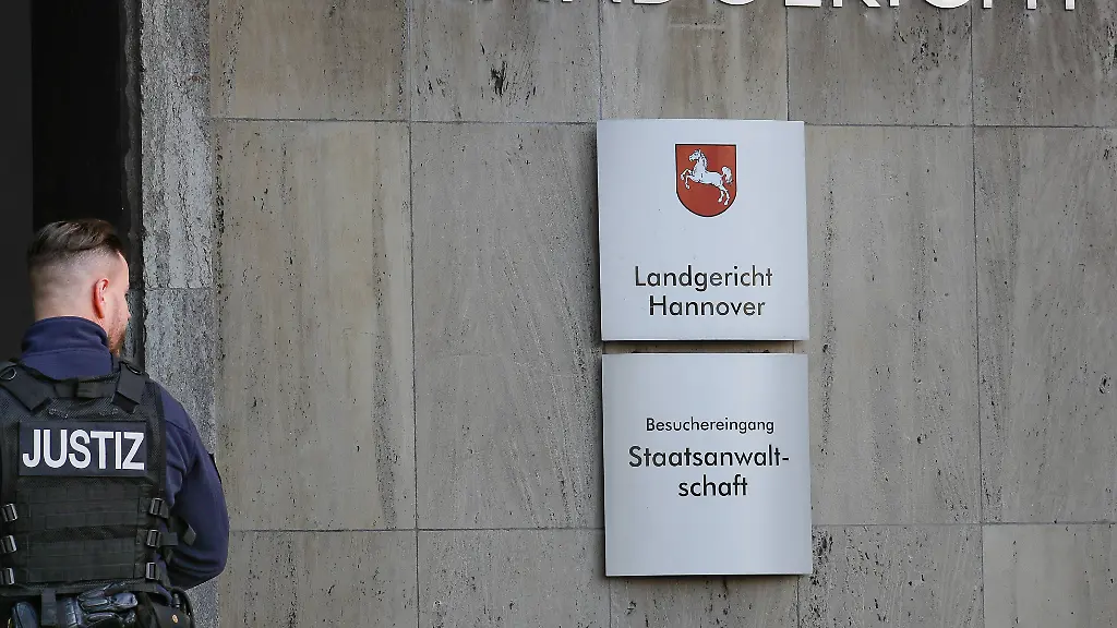 Austritt aus Partei: Kinderpornografie-Verdacht: Polizei ermittelt gegen AfD-Politiker