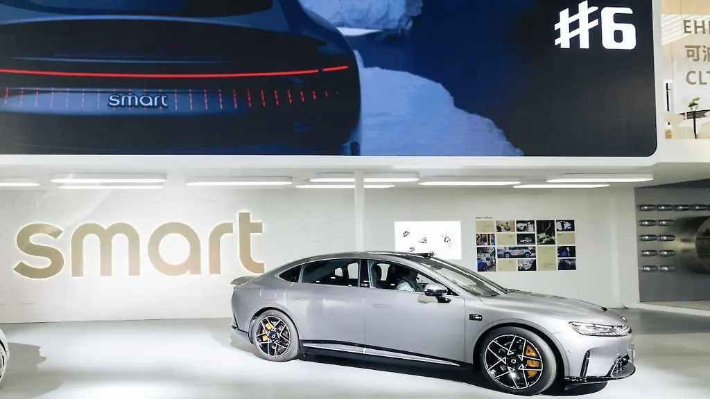Plötzlich wieder mit Benzintank: Fünf Auto-Modelle mit „Rückwärtsgang“ beim E-Antrieb