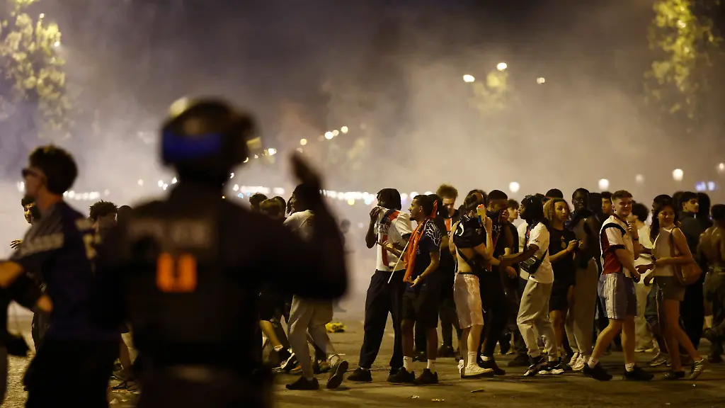 Eskalation auf Champs-Élysées: Festnahmen und Ausschreitungen nach Champions-League-Finale