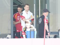 Auf einmal Manu vor dir“: Ehrfürchtige DFB-Kollegen huldigen Neuer und seiner „Aura