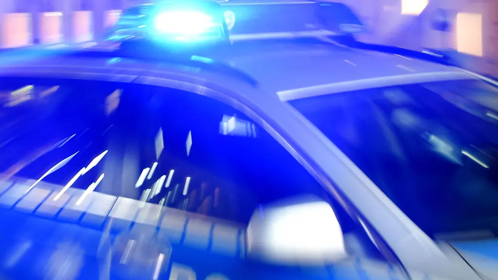 Berlin-Hellersdorf: Mann bedroht Kinder mit Langwaffe – SEK rückt an