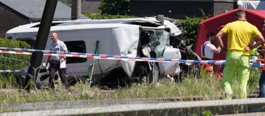 Belgien: Ermittlungen nach Zugunglück laufen