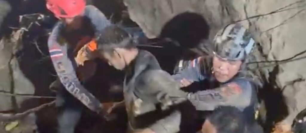 Rettungskräfte befreien ersten Goldsucher aus Höhle in Laos