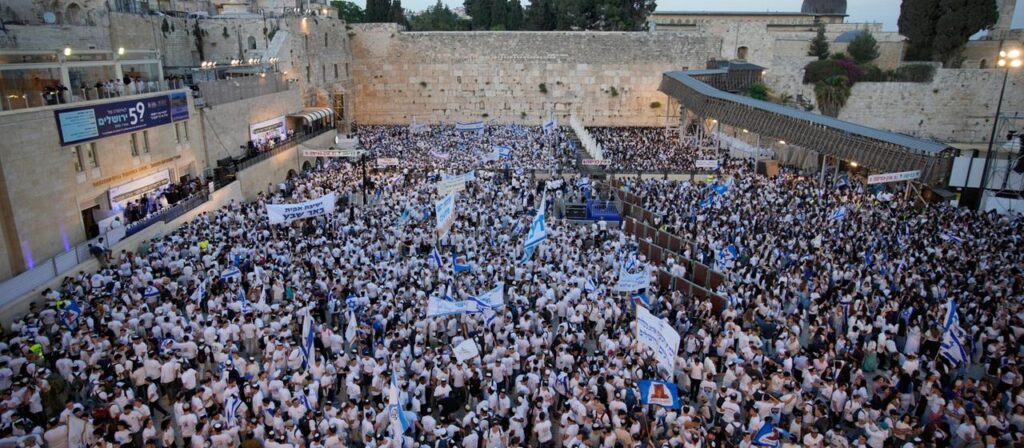 Zehntausende bei nationalistischem Flaggenmarsch in Jerusalem