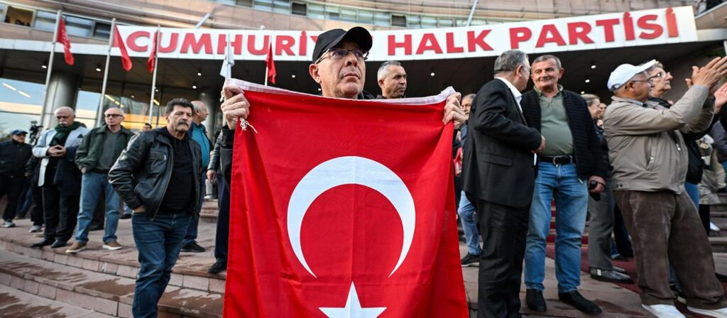13 Personen aus CHP-Umfeld in der Türkei festgenommen