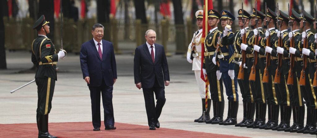 Xi empfängt Putin in Peking: Demonstrative Harmonie