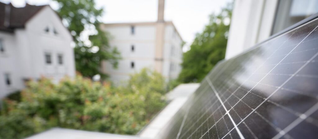Solarförderung: Streit über geplante Kürzung bei Hausdachanlagen