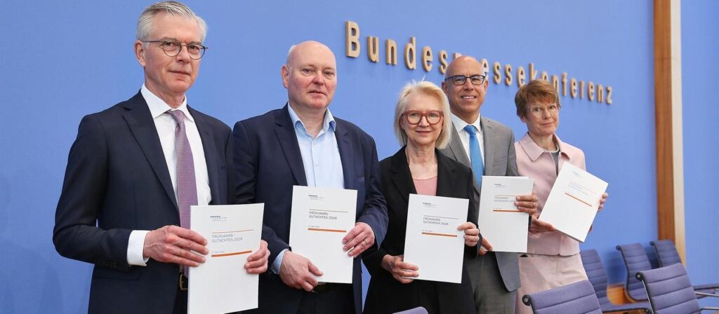 Frühjahrsgutachten: Wirtschaftsweise senken Prognose deutlich