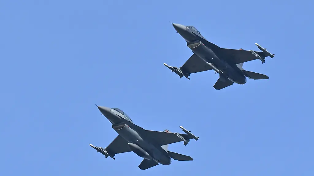 Partner aus Europa betroffen: Bericht: USA wollen Nato weniger Jets und Schiffe bereitstellen