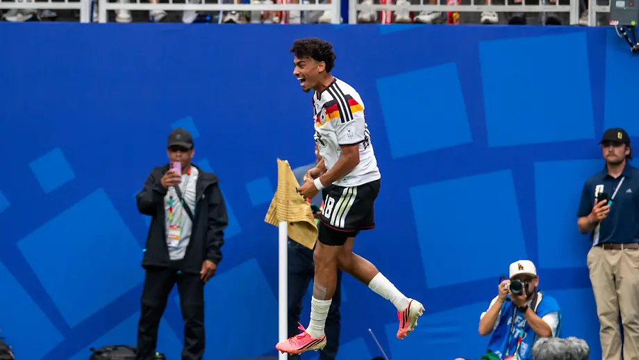 Vor DFB-Spiel gegen Curacao: Videoschiedsrichter sorgt mit kleiner Handgeste für große Aufregung