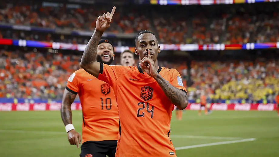 Van der Vaart sorgt für Wirbel: Ex-Fußballer nerven Niederlande-Stars gewaltig