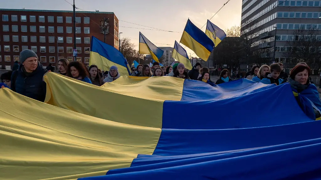 Dobrindt will Einschränkungen: Zahl der wehrfähigen Ukrainer in Deutschland steigt massiv