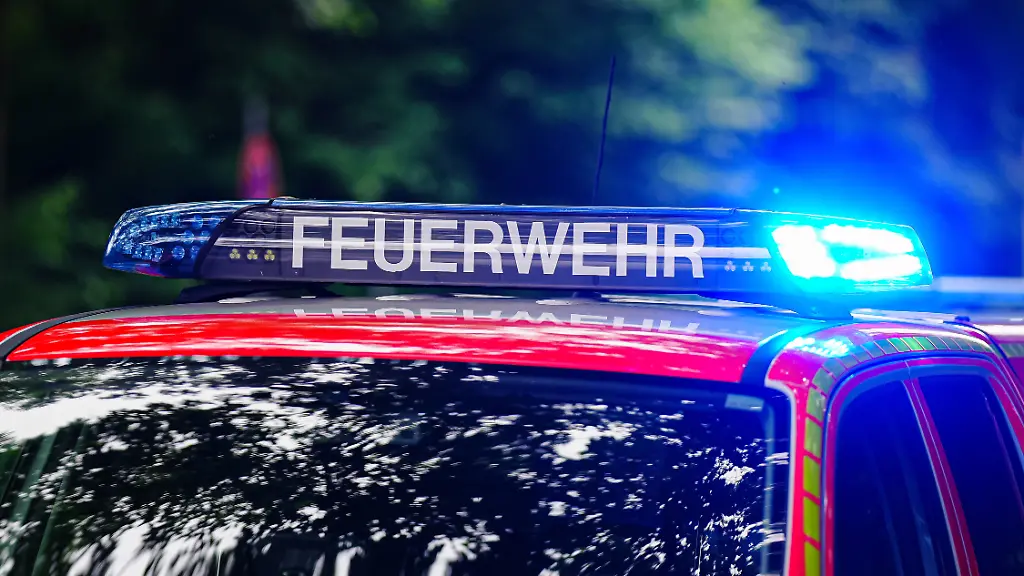 Bei Einsatzfahrt geblitzt: Gericht kippt Bußgeld für Feuerwehrmann