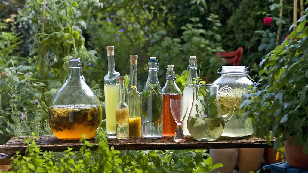 Aus Wein oder Obstresten: Essig selbst herstellen: Mit diesen Tipps klappt es