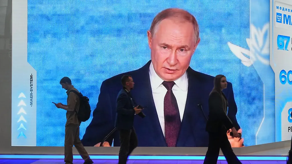„Die Reserven sind aufgebraucht“: Putins Wirtschaft kommt an ihre Grenzen