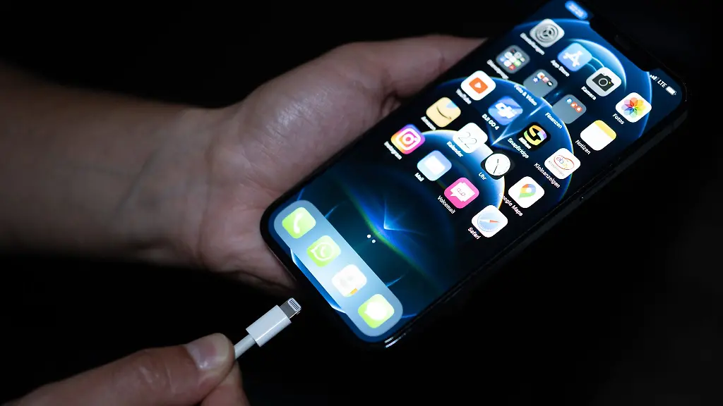 Vorsicht Brandgefahr: Smartphone fängt Feuer: Was Akkus alles nicht mögen