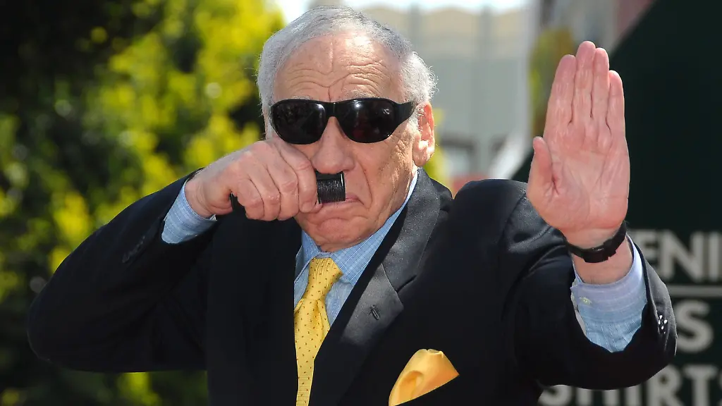 Bildnummer-53971993-Datum-23-04-2010-Copyright-imago-APress-immer-fuer-einen-Spass-zu-haben-Mel-Brooks-der-Schauspieler-und-Comedian-bei-der-Ehrung-mit-einem-Stern-auf-dem-Walk-of-Fame-am-23-4