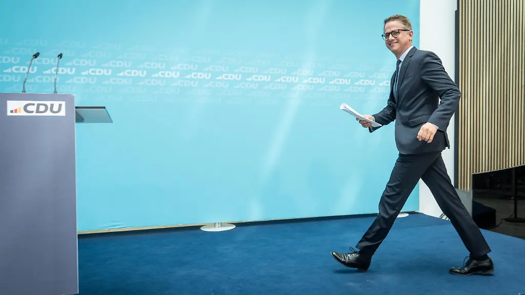 Carsten-Linnemann-CDU-Generalsekretaer-waehrend-der-Pressekonferenz-nach-der-Bundesvorstandssitzung