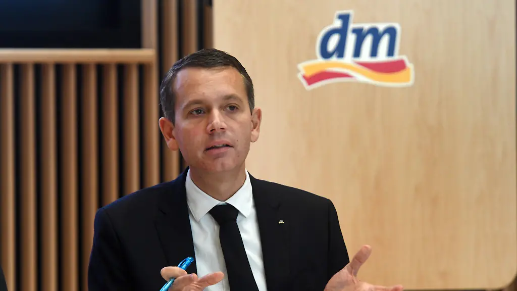 Deutschland-Karlsruhe-24-10-2019-Jahrespressekonferenz-von-dm-rogerie-markt-GmbH-Co