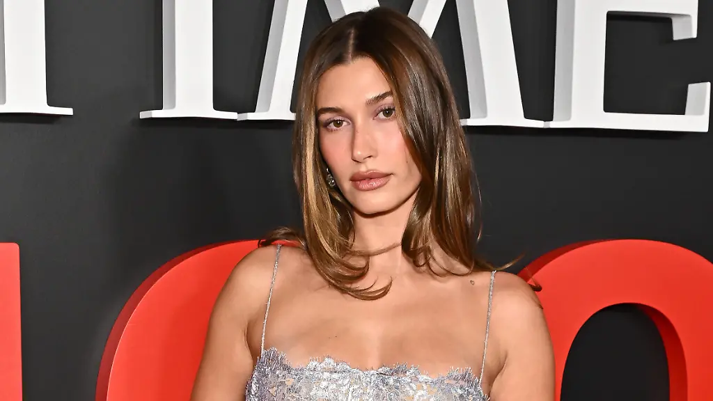 Justins Gattin im Schlüpper: Hailey Bieber macht’s für Kim Kardashian