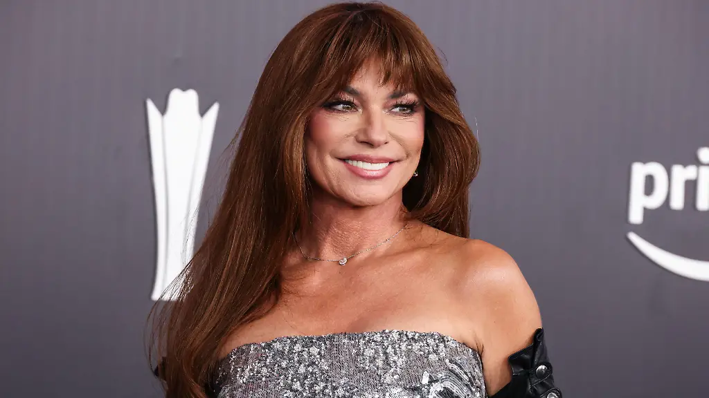 Zu sexy für 60-Jährige?: Shania Twain wird für knappe Bühnen-Outfits kritisiert