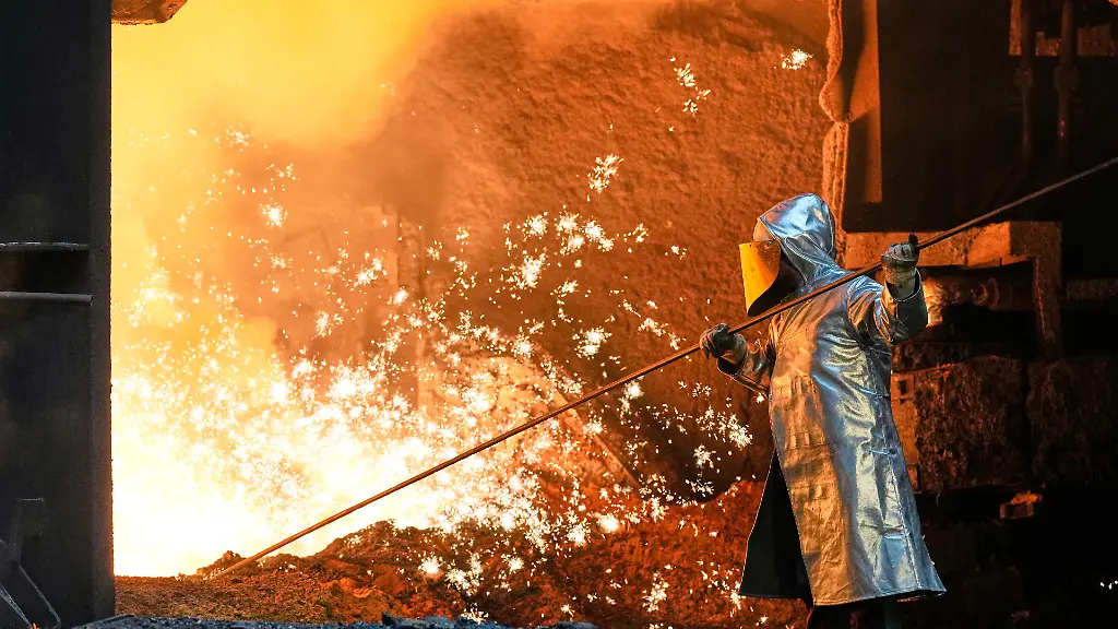 Steel-is-produced-at-the-thyssenkrupp-steel-mill-in-Duisburg-Germany-Wednesday-Nov-5-2025