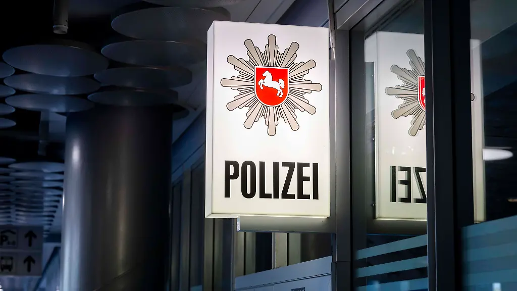 „Vorwürfe beschädigen Vertrauen“: Fünf Polizisten in Hannover vorläufig suspendiert