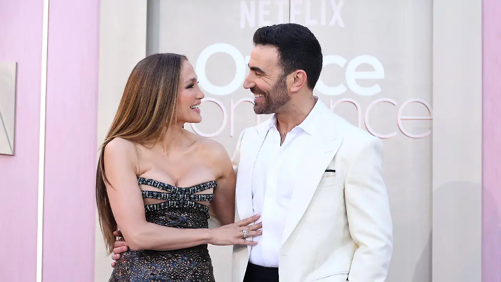 „Das passiert ständig“: Jennifer Lopez weist Dating-Gerüchte um Ted-Lasso-Star zurück