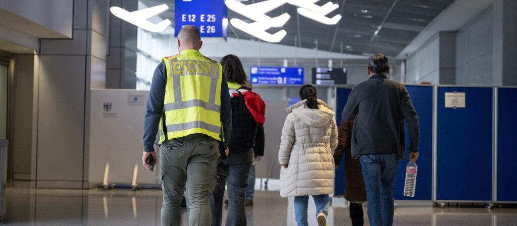 EU einigt sich auf Abschiebezentren für Migranten in Drittstaaten