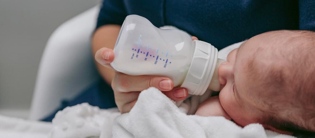 Studie: Beeinflusst Babynahrung das Risiko für Neurodermitis?