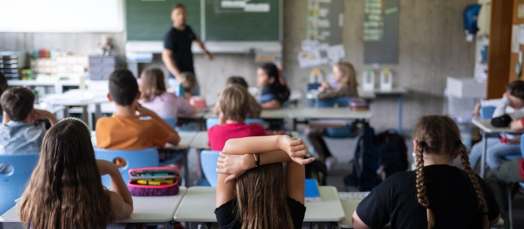 Deutsches Schulbarometer: Verhalten der Schüler belastet Lehrer zunehmend